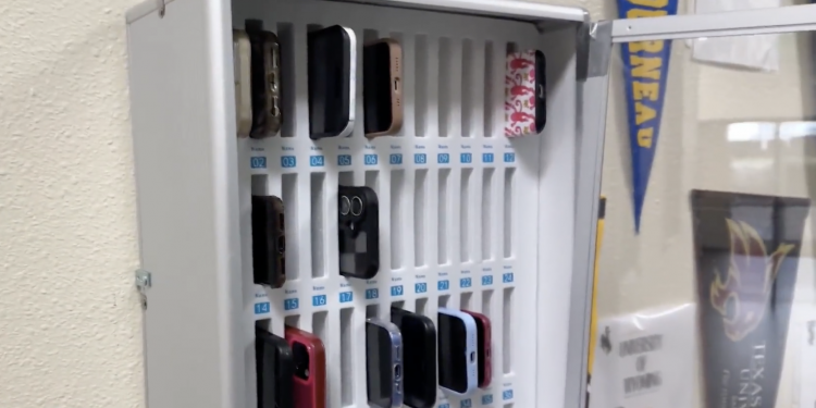 북텍사스 학교들, ‘폰 락커’ 도입 … 학생들의 휴대폰 사용 습관 개선